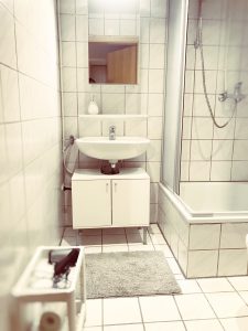 Kohlbuur_Badezimmer_2-225x300 Startseite_2023